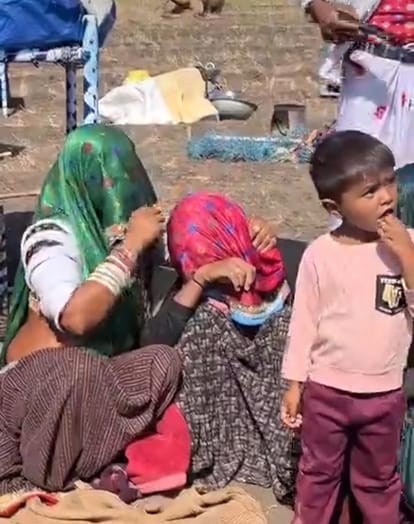 Ujjain Borewell Accident Live 3-Year-Old Falls into Borewell Rescue Operation Continues
