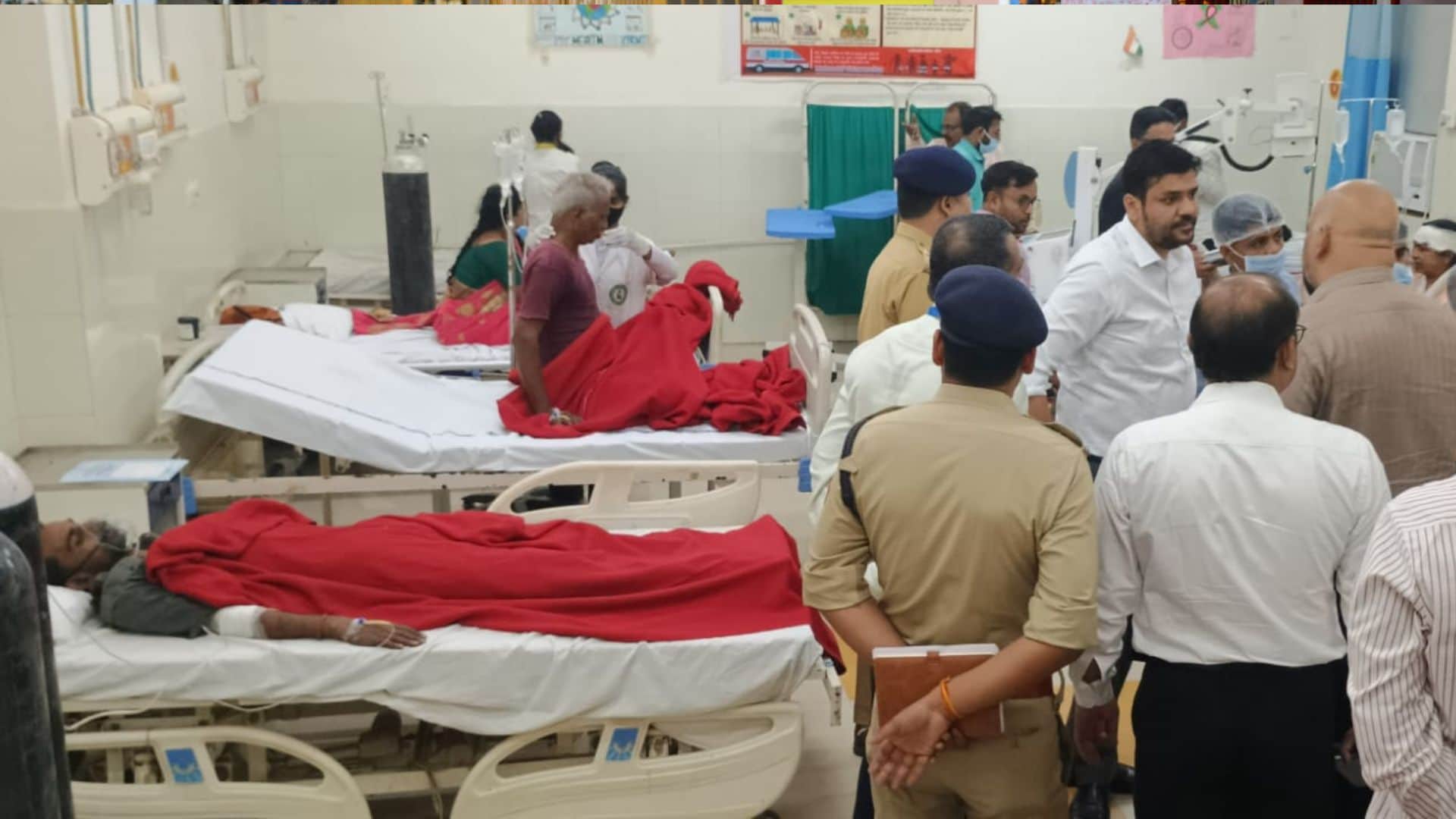 Ghazipur Road Accident painful story of Two Women Dead and 38 Injured in Bus accident