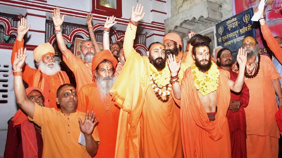 Mahakal Giri Appointed Mahant of Kali Temple, Hiteshwar Giri Ancient Siddha Peeth; Both Sent Prayagraj