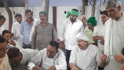 Baghpat: Naresh Tikait went to the police station and got the young man who made indecent remarks on Rakesh