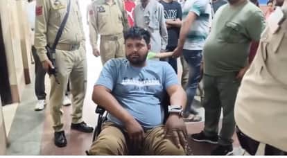 Lahu was in contact with Pakistani smugglers and used to procure weapons along with drugs.