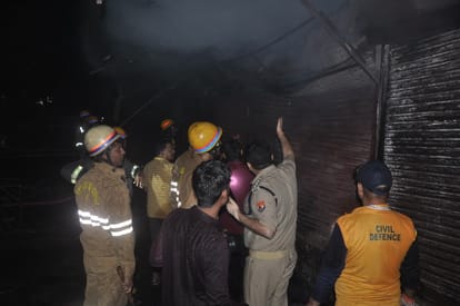 Lucknow: A fire broke out in the vegetable market near Phoenix Mall, a cylinder kept in the shop exploded; pan