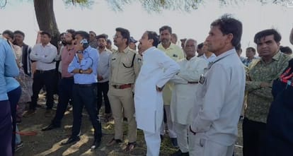 Ujjain Borewell Accident Live 3-Year-Old Falls into Borewell Rescue Operation Continues