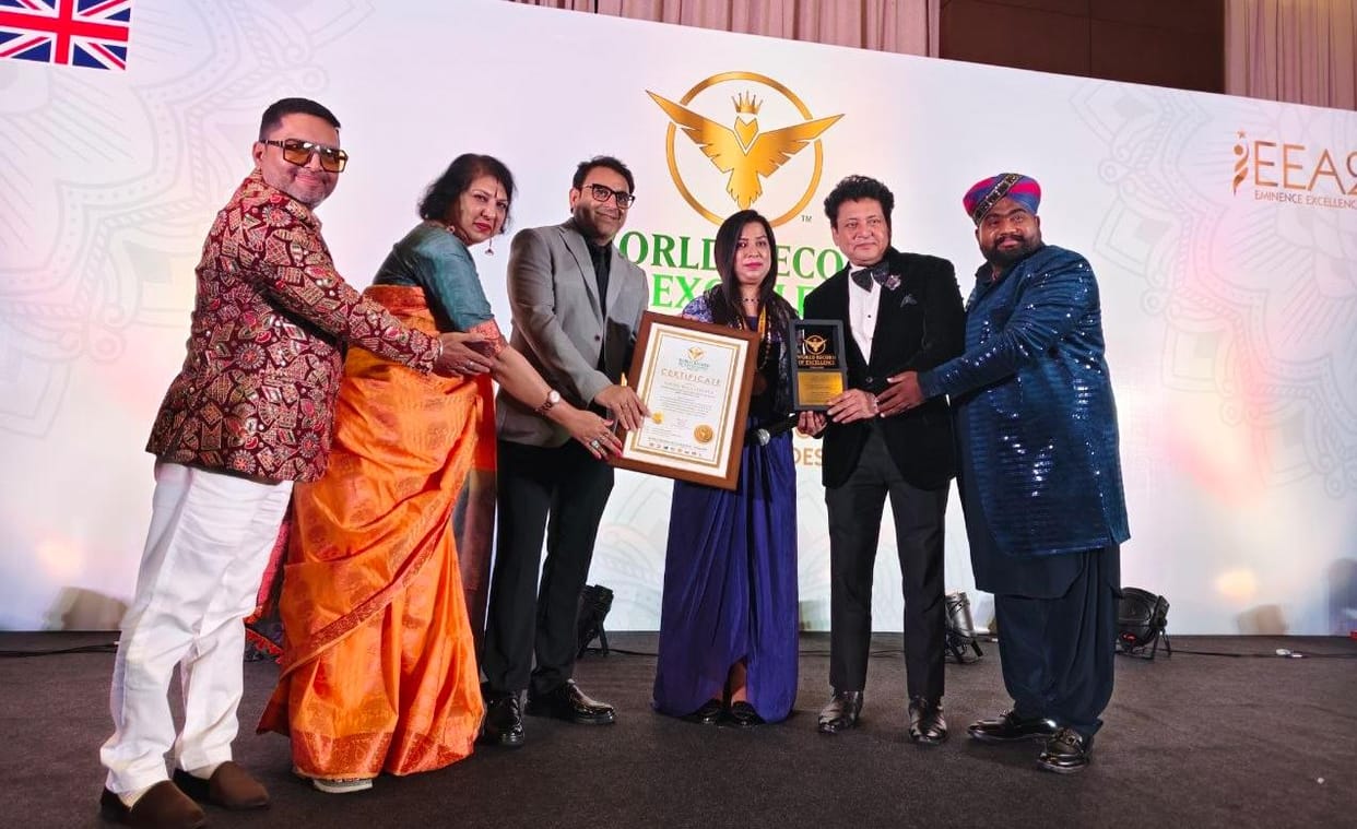 Meerut’s Madhubala Chawla honored with international award for spiritual guidance in Indore