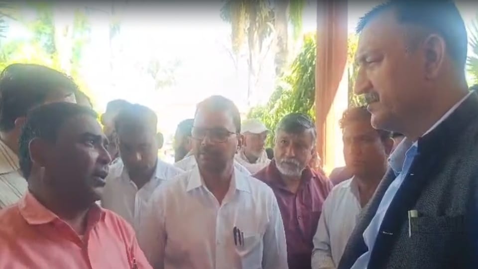 Roorkee: Teachers Outraged Over Food Quality at Gurukul Narsan; Create Major Ruckus Amidst Census Training