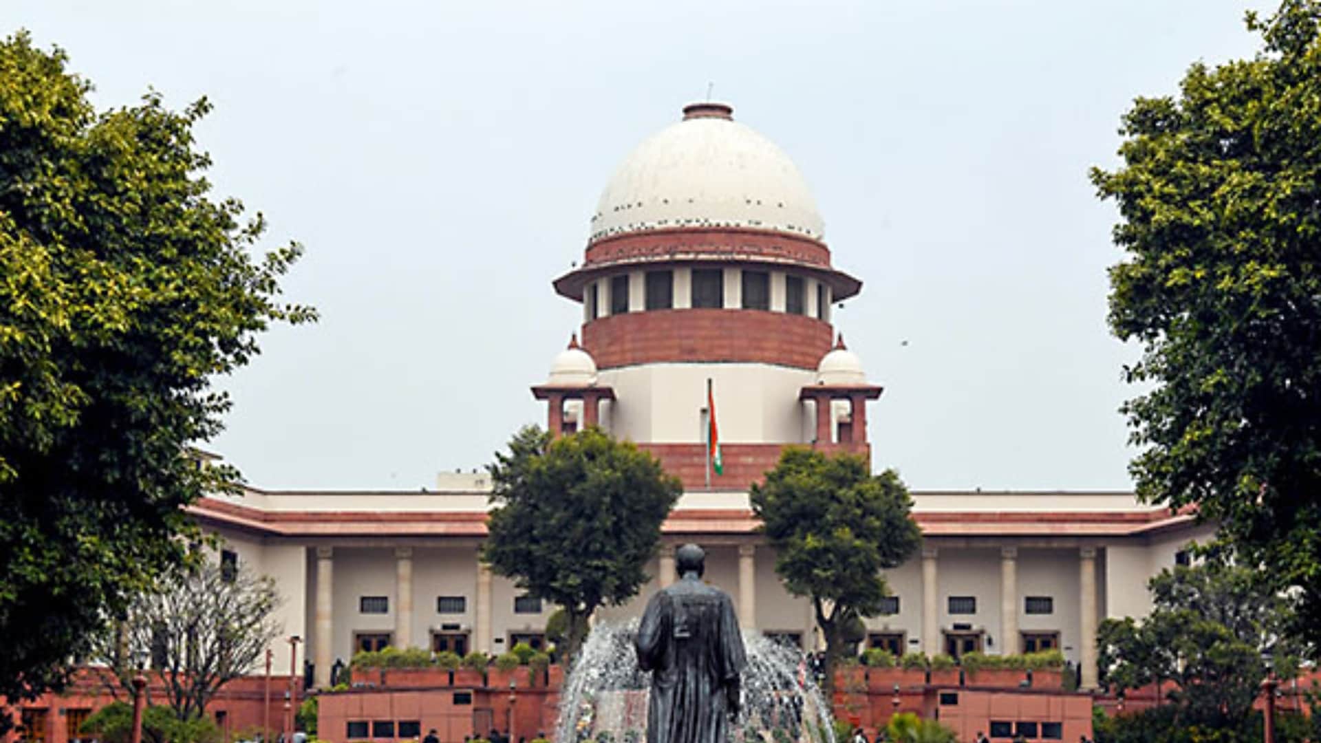 sc notice to centre on dpdp act challenging rti provisions details