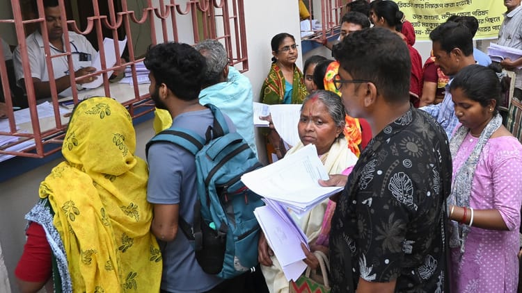 Supreme Court: मतदाता सूची फ्रीज करने का मामला पहुंचा सुप्रीम कोर्ट, 13 अप्रैल को सीजेआई की पीठ करेगी सुनवाई