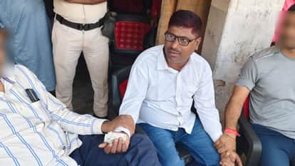 private clerk arrested for accepting bribes inside police station in East Champaran arrested by Vigilance Depa