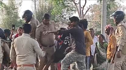 UP: A ruckus erupts in Amethi over the installation of an Ambedkar statue; villagers pelt stones at police; s