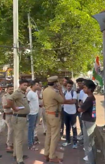 न्याय पदयात्रा को पुलिस ने रोका
