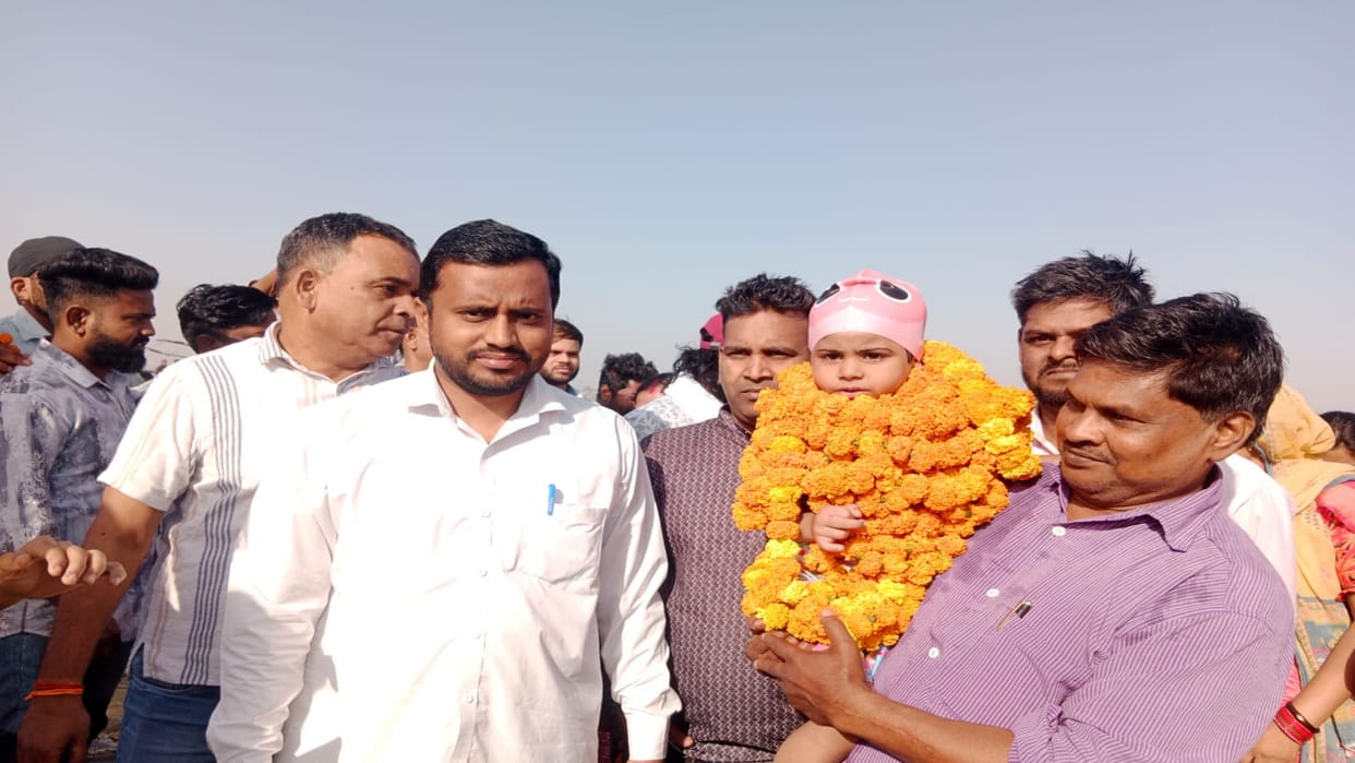 Satya crossed the Yamuna in 21 minutes, achieving a record feat
