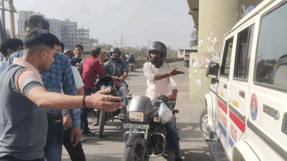 Employees remain on streets in Noida for third consecutive day uproar over wage hikes continues