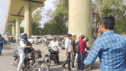 Employees remain on streets in Noida for third consecutive day uproar over wage hikes continues