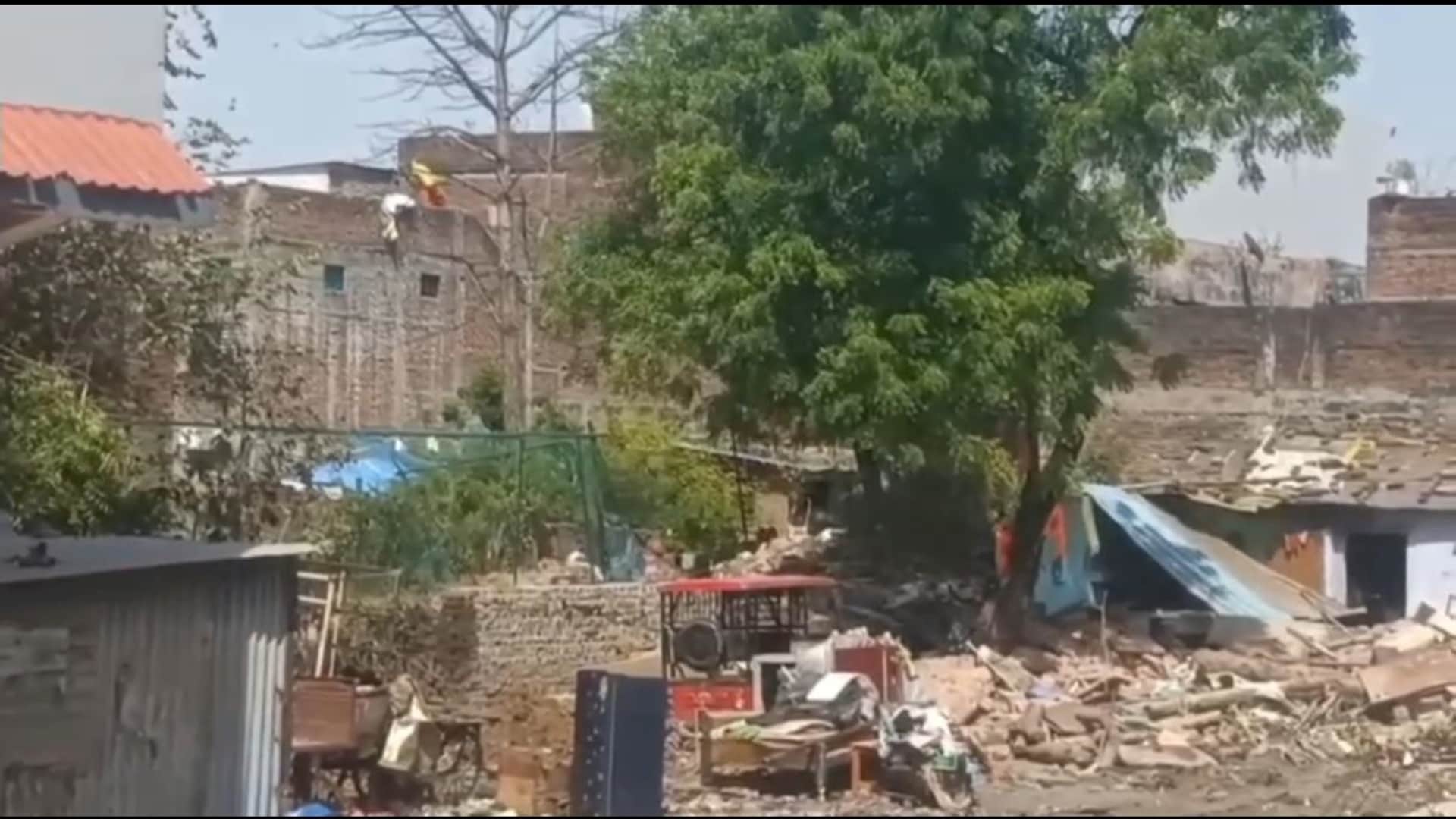 Satna: Stone Pelting on Anti-Encroachment Team, Tear Gas and Aerial Firing Used, 3 Police Personnel Injured