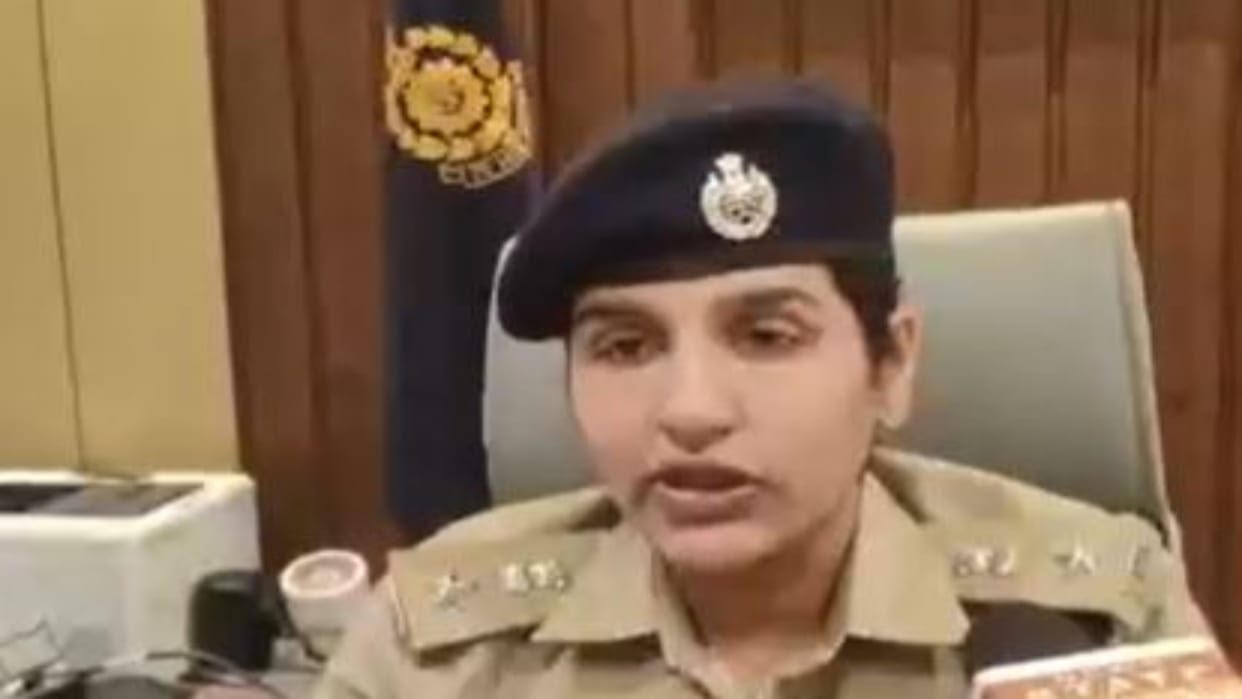Guna News: Youths Assault Cop Outside Police Station Amid Midnight Ruckus, Three Arrested