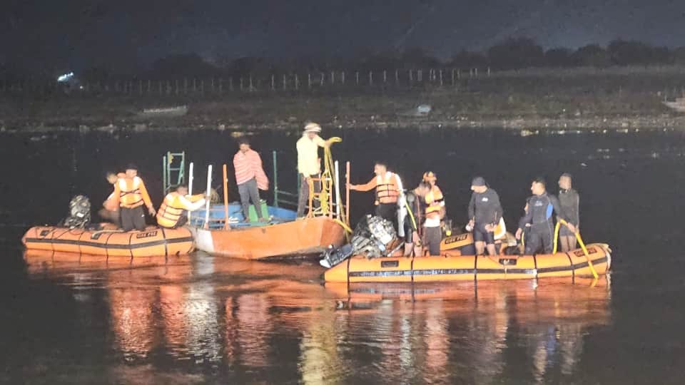 Mathura Boat Accident Update Story of Devotees Tanish from Ludhiana aboard motorboat says We performing kirtan