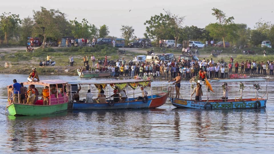 Mathura Boat Accident Update: Vrindavan Pontoon Bridge Crash 10 Dead Devotees Boat Capsize Cause Revealed