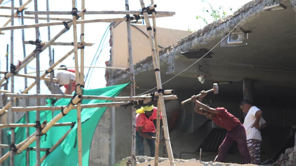 Meerut News Traders Demolish Shops in Central Market Forced Action Emotional Scenes from UP
