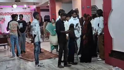 UP: Wedding Guests and Bride's Relatives Clash Over Meat at Nikah; Attack Waged Using Cooking Utensils