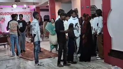 UP: Wedding Guests and Bride's Relatives Clash Over Meat at Nikah; Attack Waged Using Cooking Utensils