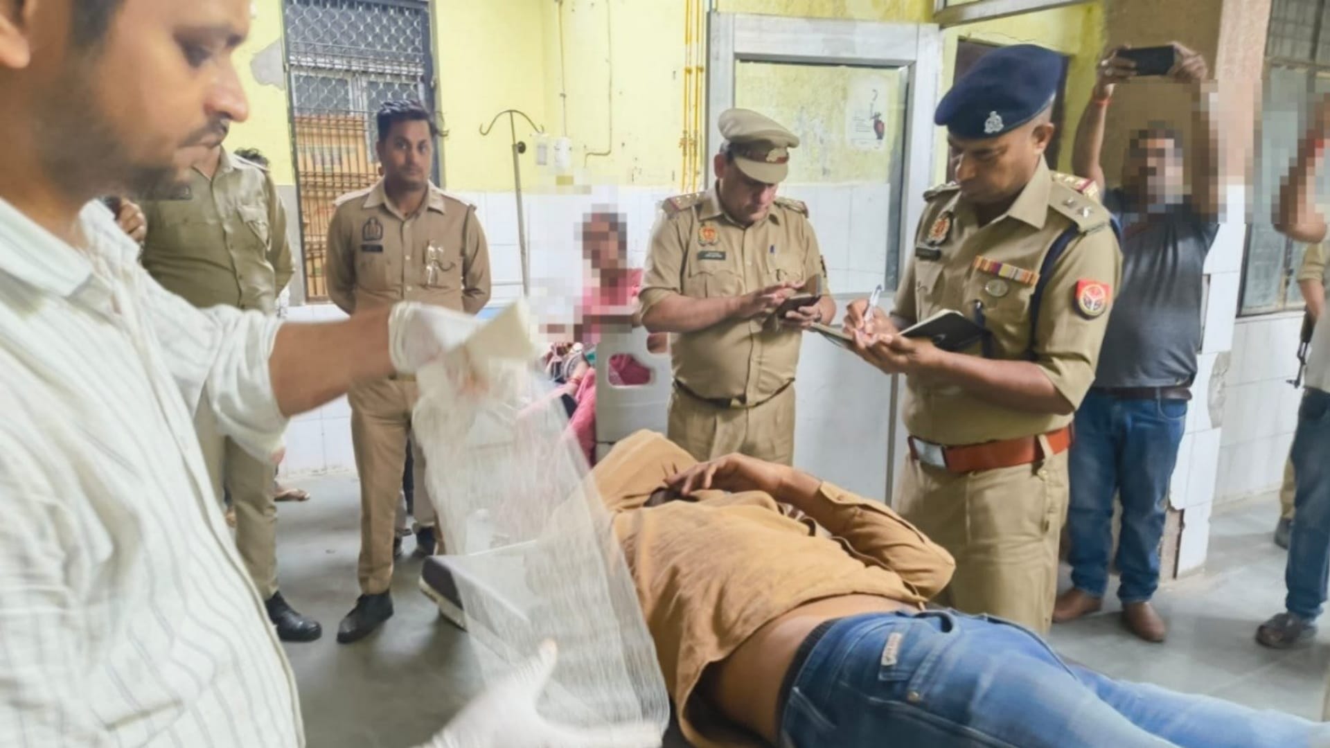 पुलिस की गोली से घायल  विवेक पांडेय।