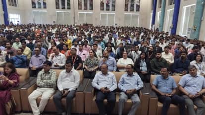 Governor said that the purpose of the state university is not to distribute degrees to the students but