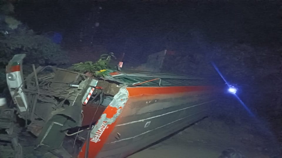 Etah Horror: Roadways Bus Falls Off Railway Bridge After Collision, 12 Injured
