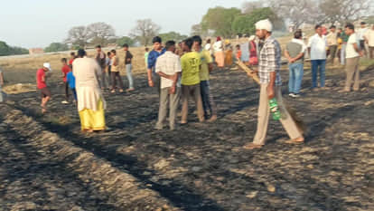 Kanpur: Wheat Crop Across Three Bighas Destroyed by Sparks from High-Tension Line