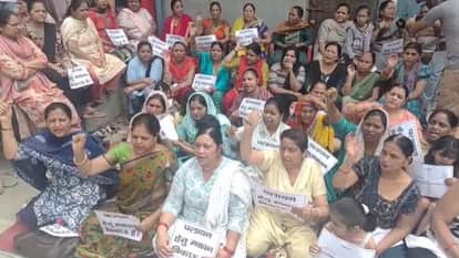 Central Market Issue: Sector-2 Residents Protest, Say They Won’t Allow Setback Policy in Their Homes