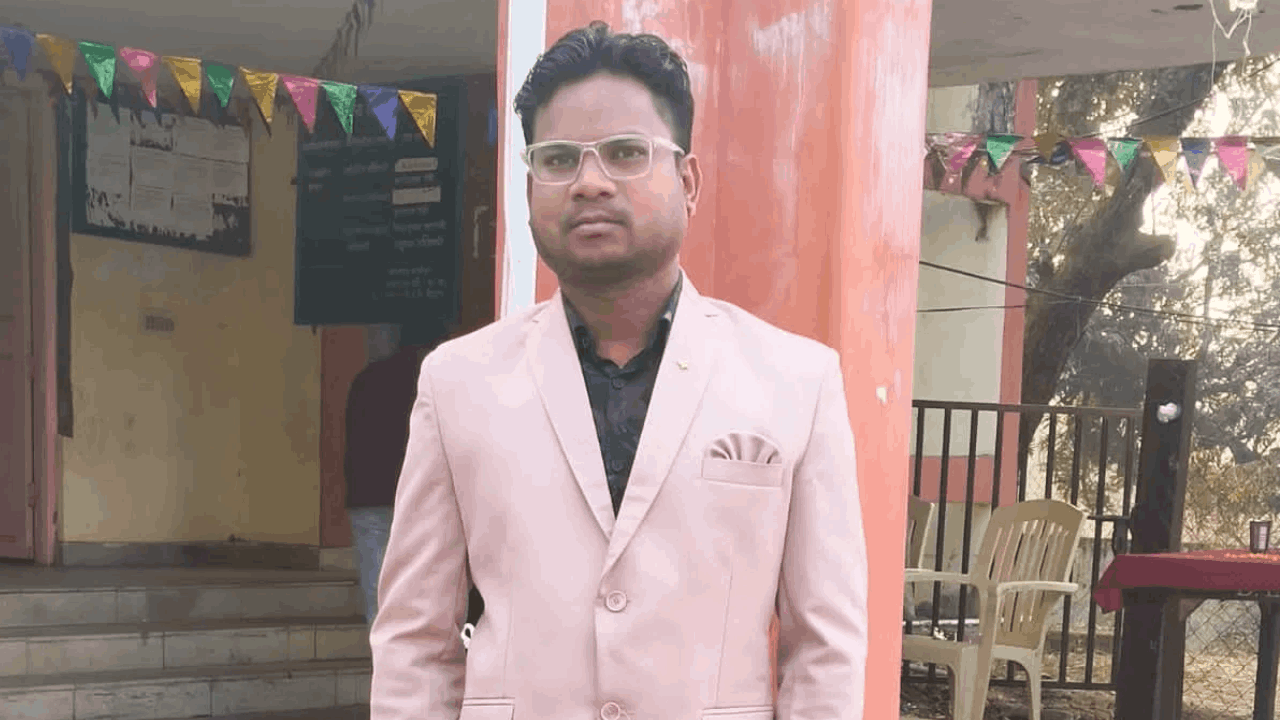 ट्रेक्टर के नीचे दबकर युवक की मौत