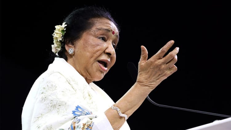 Asha Bhosle: आशा भोसले की हालत स्थिर, पीएम मोदी ने ट्वीट कर शीघ्र स्वस्थ होने की कामना की
