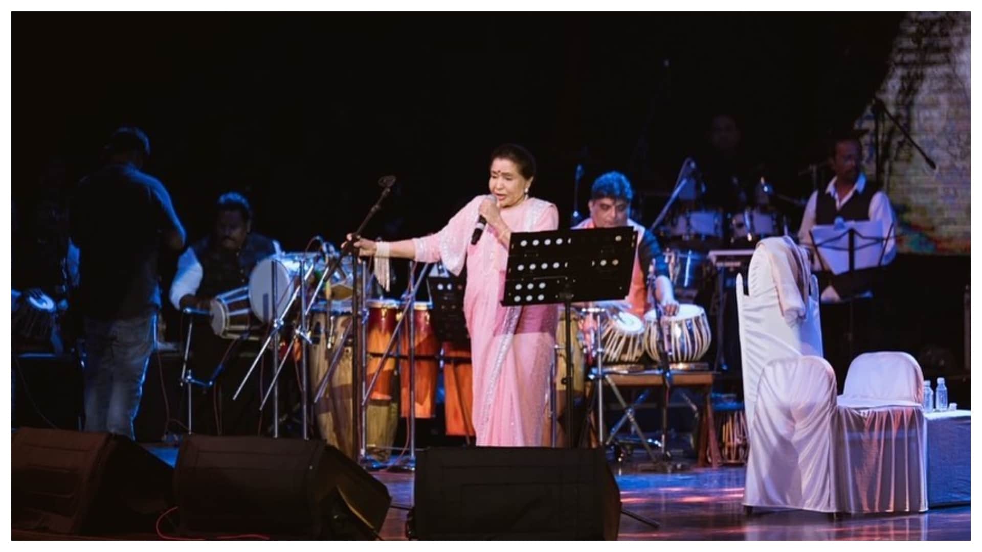 आशा भोसले