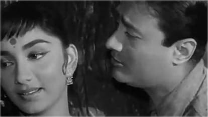 Asha Bhosle Death: Legendary Singer Most Famous Songs Abhi Na Jaao Chhod Kar to Mujhe Naulakha Mangawa De Re