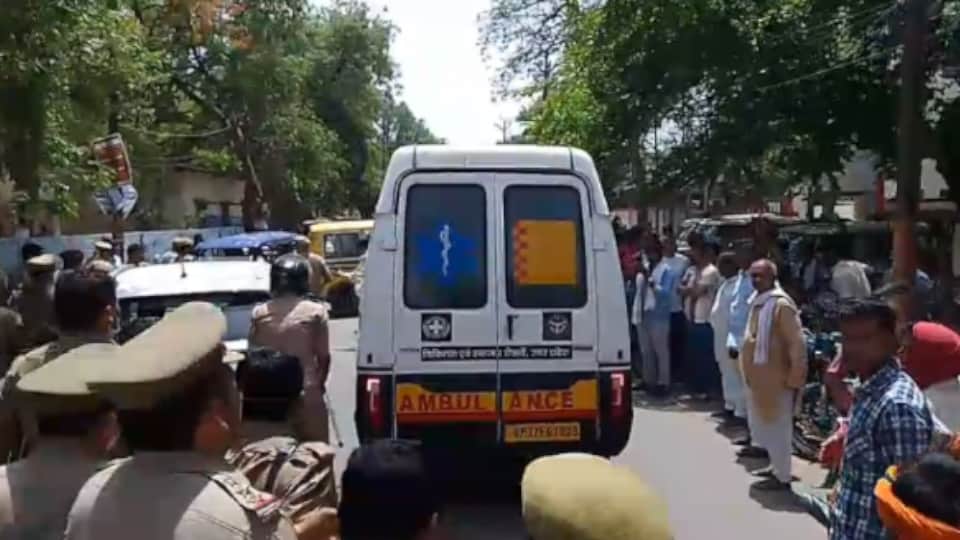 Advocate Murder Live Hand Severely Injured Five Bones Fractured Bullet Passes Through Near Liver in mirzapur