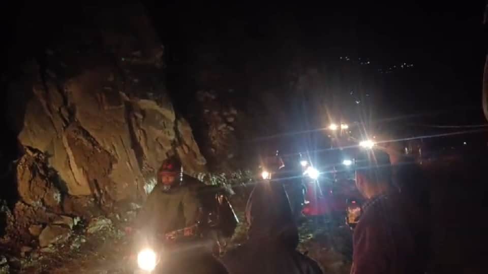 भरमौर-पठानकोट हाईवे पर भूस्खलन से यातायात बाधित