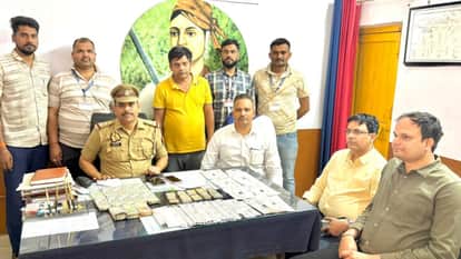 Jhansi: Large quantity of silver and cash seized from Utkal Express