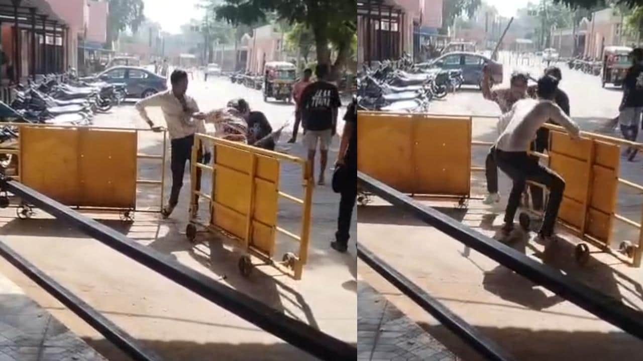 चालक को पीटती महिलाएं।