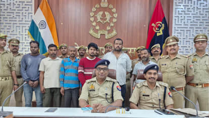 Seven arrested for allegedly posing as police officers and extorting money after pretending to be married