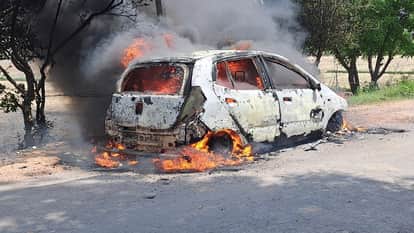 A moving car caught fire in Mursan