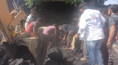 Kannauj Coal laden container overturns several people suffer grievous injuries two bodies recovered