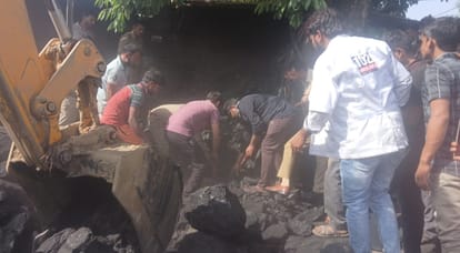 Kannauj Coal laden container overturns several people suffer grievous injuries two bodies recovered