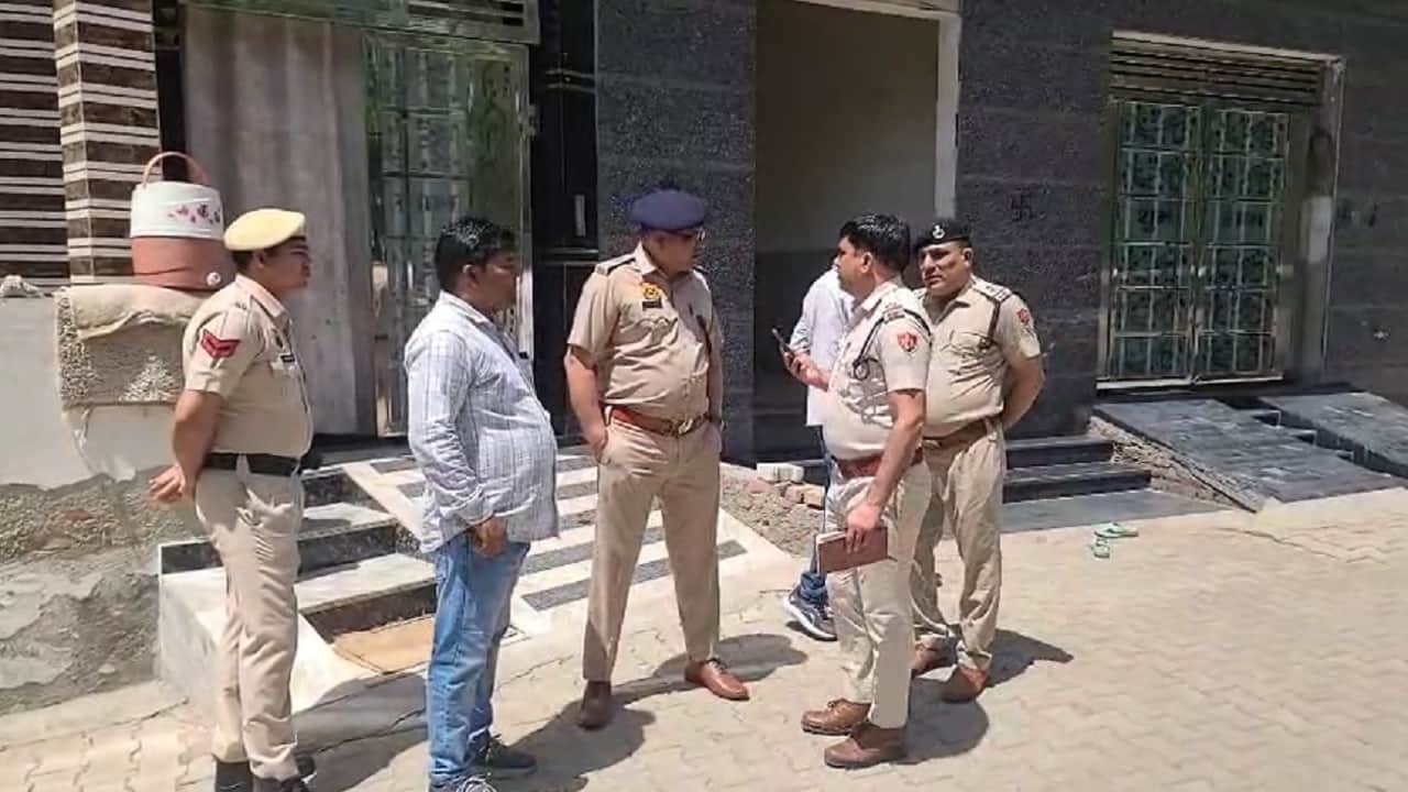 मौके पर पहुंचे पुलिस