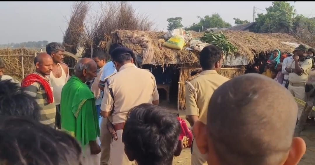 मामले की जांच करती पुलिस
