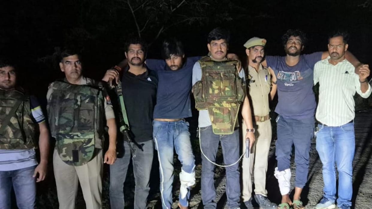 Jhansi: Two injured in police encounter in teenage girl's murder case, body recovered from well