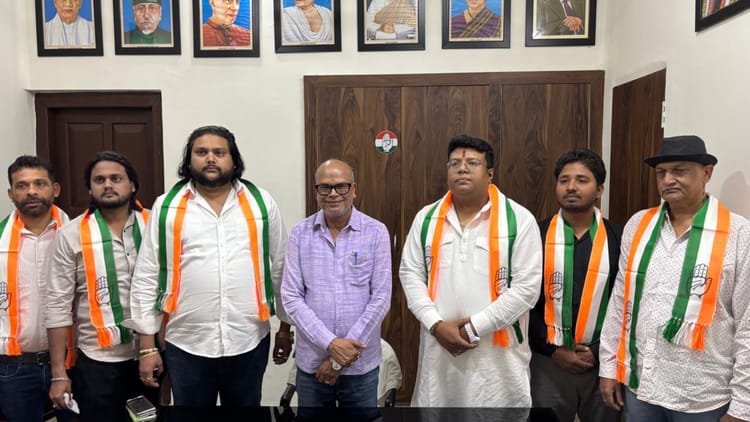 Bihar News : जन सुराज को बड़ा झटका, कई दिग्गज नेता कांग्रेस में हुए शामिल, सदाकत आश्रम में भव्य मिलन समारोह