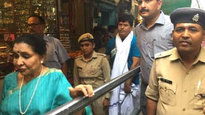 Asha Bhosle Passed Away she visited Kashi 9 years ago and sang melodies at crowd request