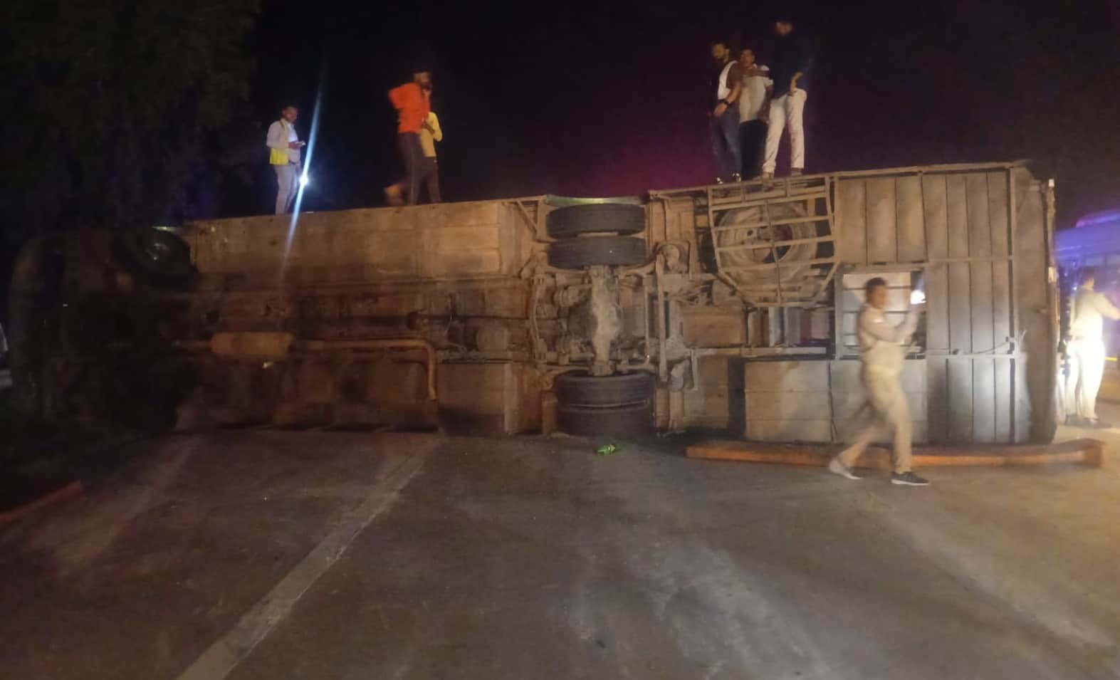 Sleeper Bus Overturns on Yamuna Expressway Two Dozen Passengers Injured