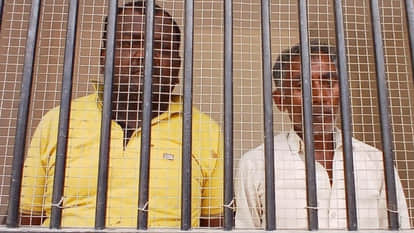 Gorakhpur police arrested Two accused for snatching money from Mumbai businessman