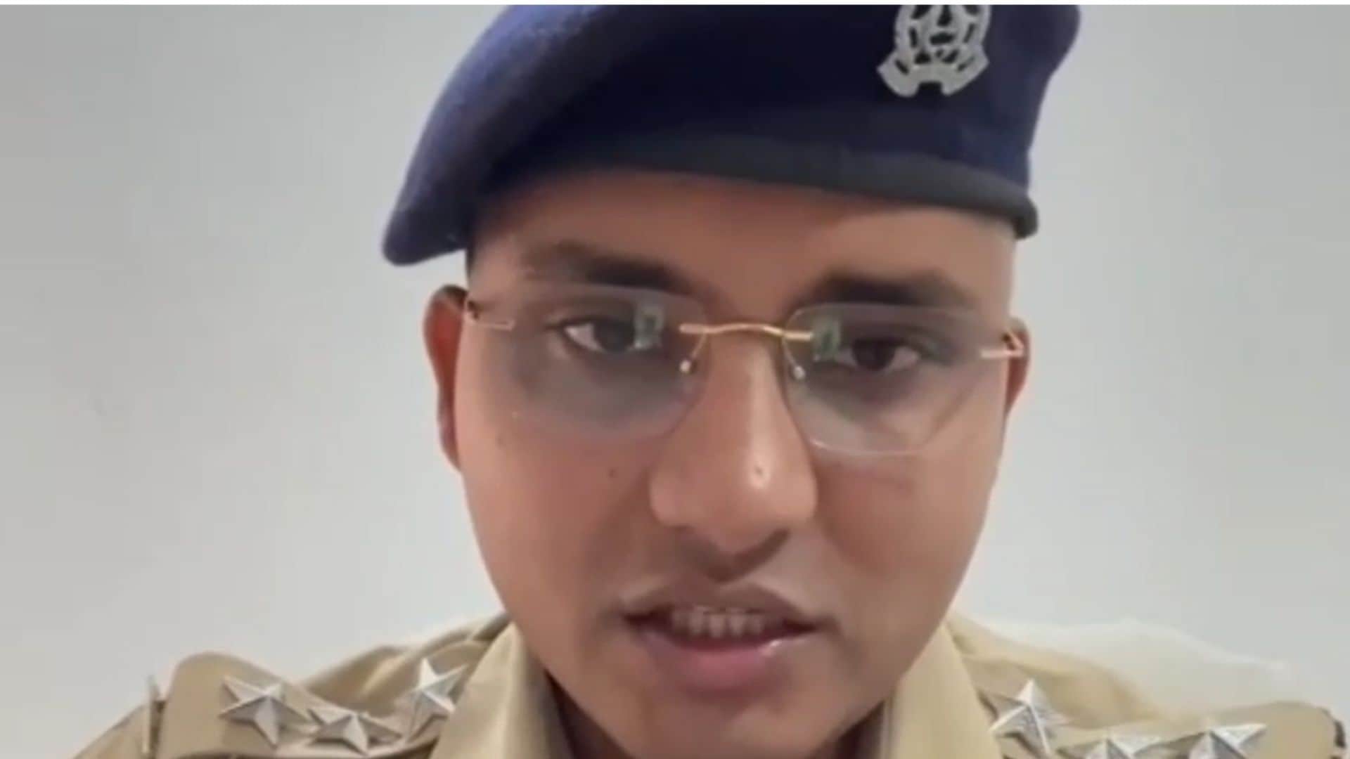घटना की जानकारी देती पुलिस
