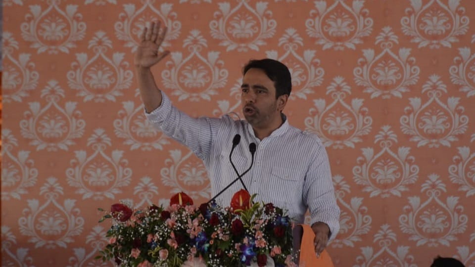 UP: CM Yogi said - We have to be careful of those creating industrial unrest, will give protection